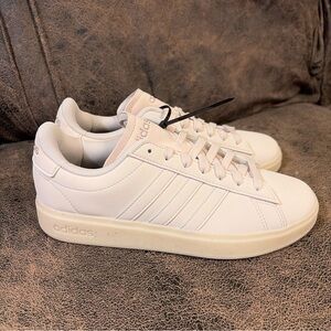 Size 7- adidas Grand Court 2.0 Tennis Shoe Model JH8670